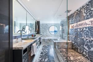 Crystal Cruises - Crystal Serenity - Accommodation - Crystal Penthouse Bathroom.jpg